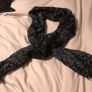 🌸 3/$6 🌸 Black Scarf
